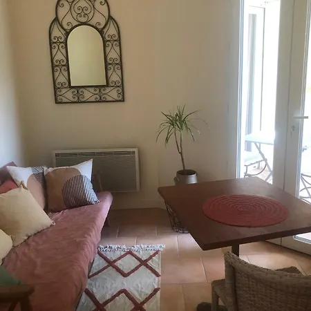 Domaine De La Terrasse Carbonne